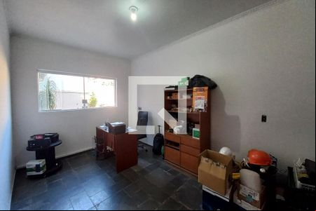 Sala de TV de casa para alugar com 6 quartos, 235m² em São Bernardo, Campinas