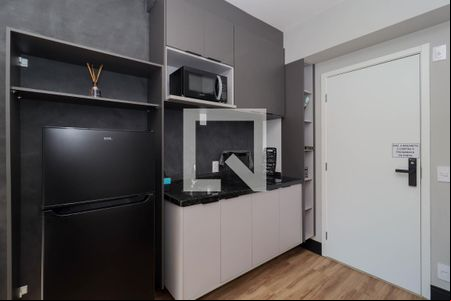Sala/Cozinha de kitnet/studio à venda com 1 quarto, 28m² em Vila Madalena, São Paulo