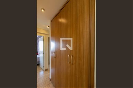 Corredor de apartamento para alugar com 3 quartos, 77m² em Vila Rosalia, Guarulhos