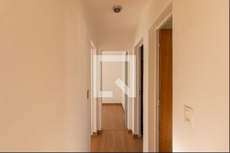 Banheiro Corredor de apartamento para alugar com 3 quartos, 63m² em Novo Mundo, Curitiba