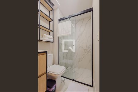Banheiro de kitnet/studio à venda com 1 quarto, 39m² em Pinheiros, São Paulo