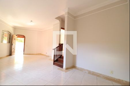 Sala de casa para alugar com 3 quartos, 120m² em Centro, Uberlândia