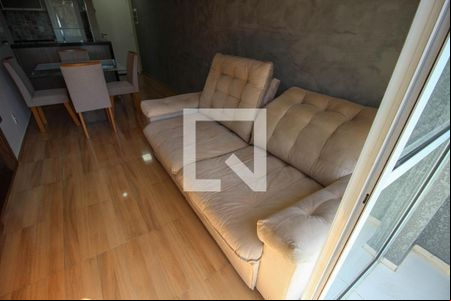 Sala de apartamento para alugar com 2 quartos, 56m² em Chácaras Reunidas São Jorge, Sorocaba