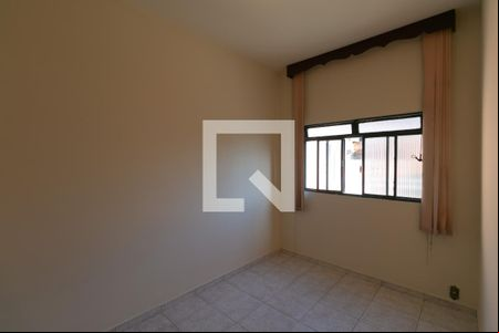 Quarto 1 de casa para alugar com 2 quartos, 53m² em Jardim dos Comerciários, Belo Horizonte