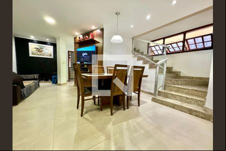 Sala de casa para alugar com 3 quartos, 240m² em São João Batista, Belo Horizonte