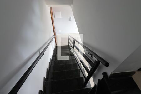 Escada de apartamento à venda com 2 quartos, 94m² em Santa Maria, Santo André