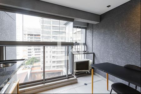 Varanda de kitnet/studio à venda com 1 quarto, 29m² em Indianópolis, São Paulo