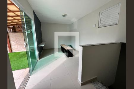 Sala de Tv de casa de condomínio para alugar com 2 quartos, 125m² em Tanque, Rio de Janeiro