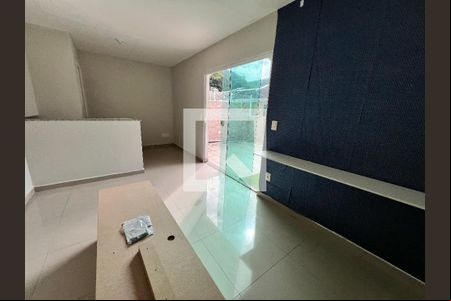 Sala de Tv de casa de condomínio para alugar com 2 quartos, 125m² em Tanque, Rio de Janeiro