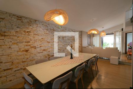 Sala de casa de condomínio para alugar com 5 quartos, 252m² em Paquetá, Belo Horizonte