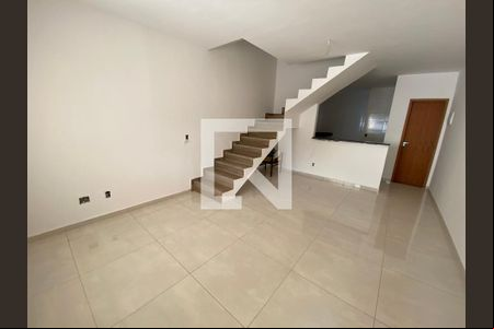 Sala de casa à venda com 3 quartos, 170m² em Taquara, Rio de Janeiro