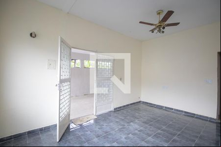 Sala de casa para alugar com 3 quartos, 336m² em Trindade, São Gonçalo