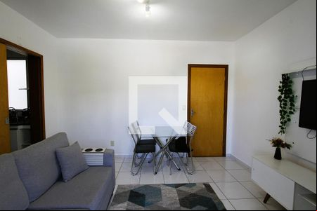 Sala de apartamento para alugar com 2 quartos, 75m² em Palmeiras, Belo Horizonte