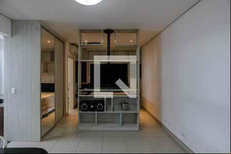 Sala de kitnet/studio para alugar com 1 quarto, 42m² em Vila Oliveira, Mogi das Cruzes