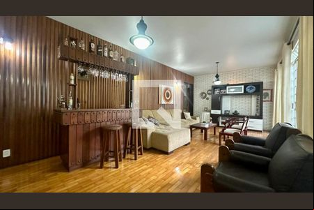 Sala  de casa à venda com 4 quartos, 321m² em Serra, Belo Horizonte