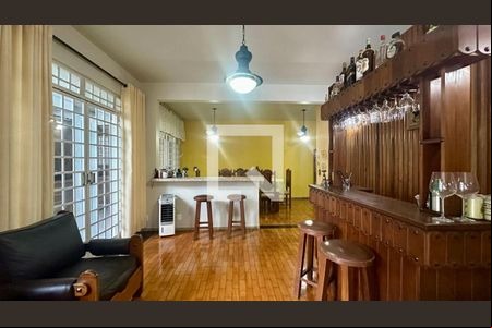Sala  de casa à venda com 4 quartos, 321m² em Serra, Belo Horizonte
